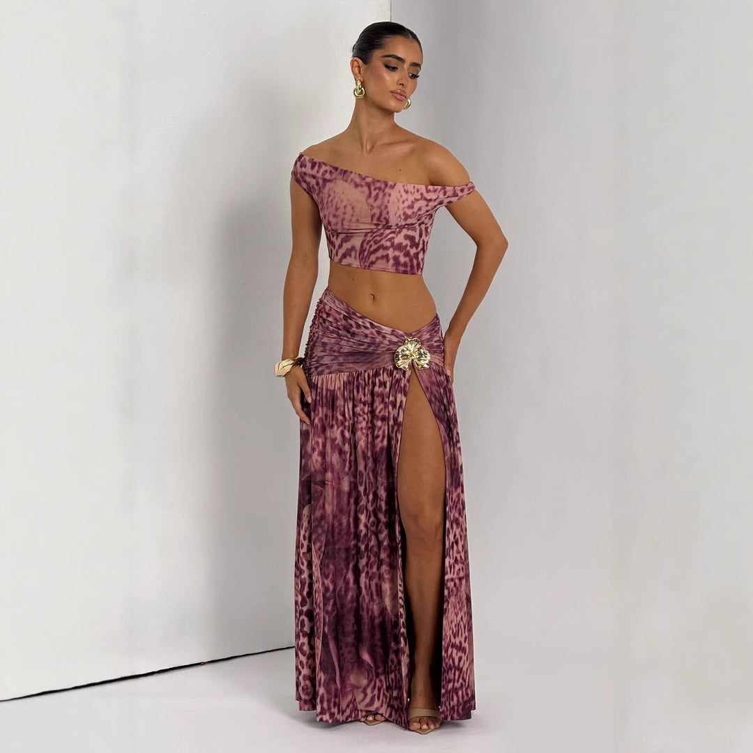 Dame tøj sæt i stilfuldt off-shoulder design med rynker og unikt mønster Skovae