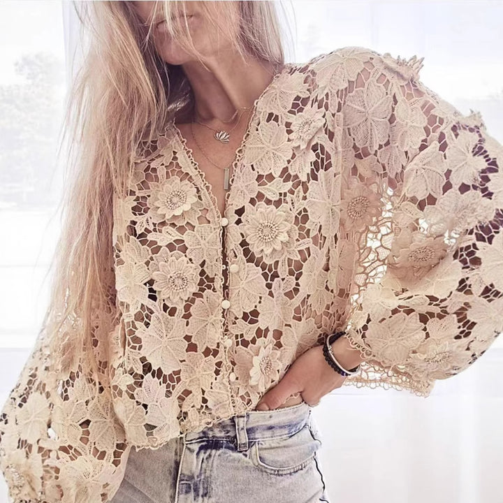 Damebluse i finspids med blomsterdesign Stilla