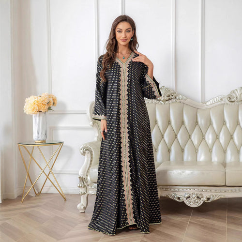 Kvinders maxi kjole i elegant kaftan stil med delikate udsmykninger Stilla