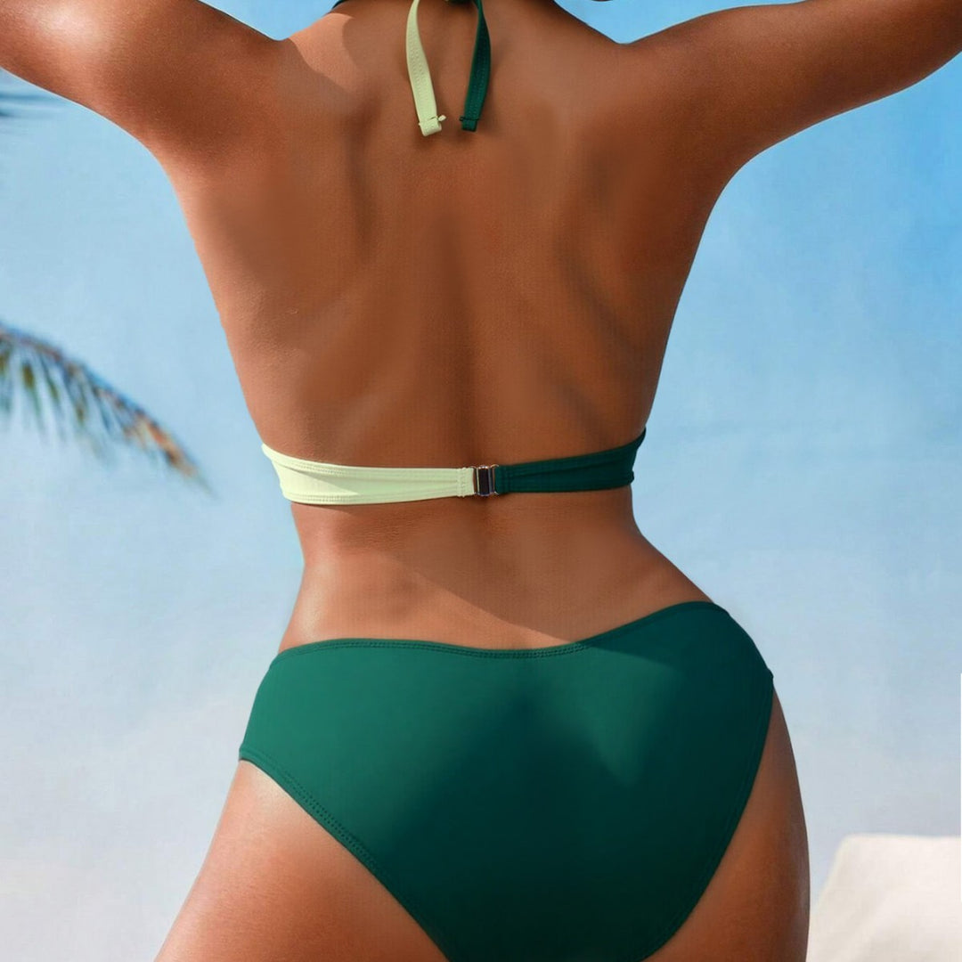 Dame-bikini med innovativt indpakningsdesign Skovae