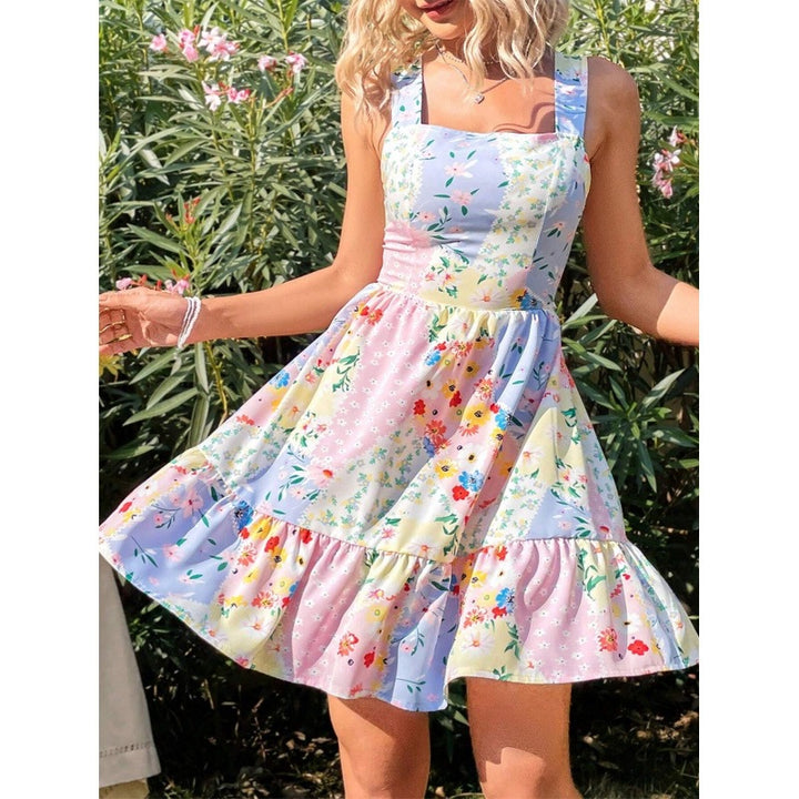 Dame sommerligt fritidskjole med blomsterpatchwork-design Stilla