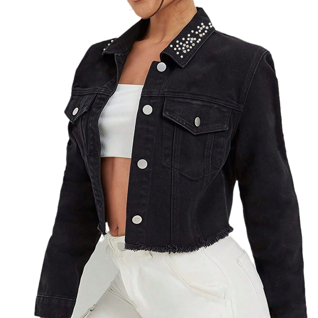Dame trendy cropped jeansjakke med perle accenter og afslappet skæring Stilla