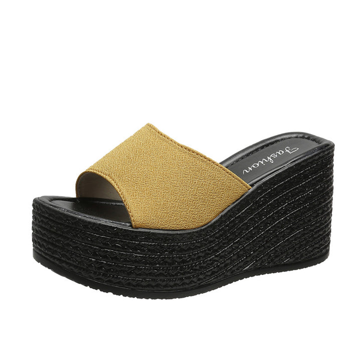Damer kilehæls slippers med flettet design Stilla
