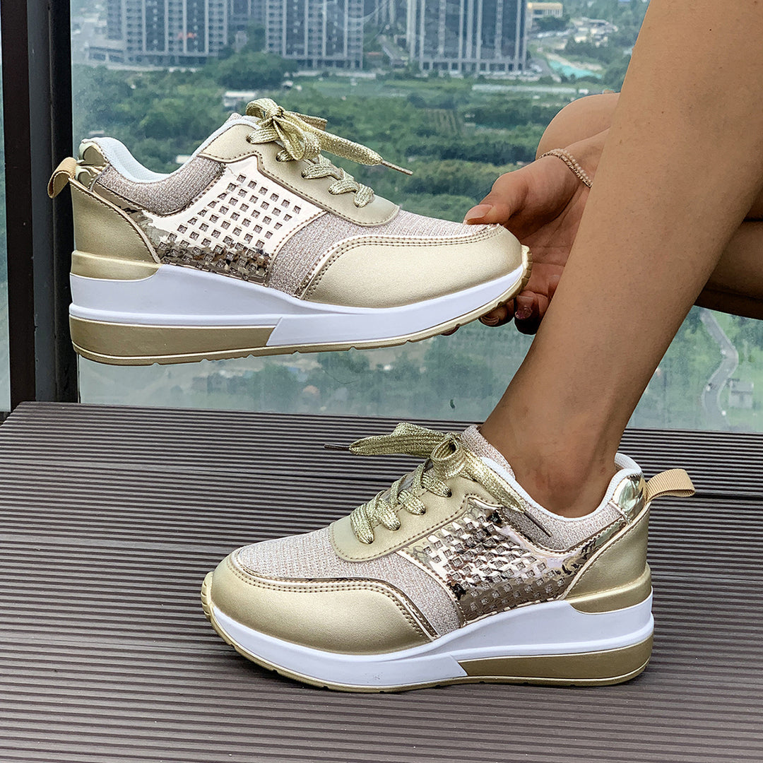 Dame Sporty Sneakers med åndbart netstruktur og modede accenter Stilla