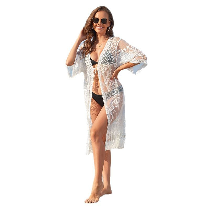 Dame romantisk strandkimono i blonde med florale motiver Stilla