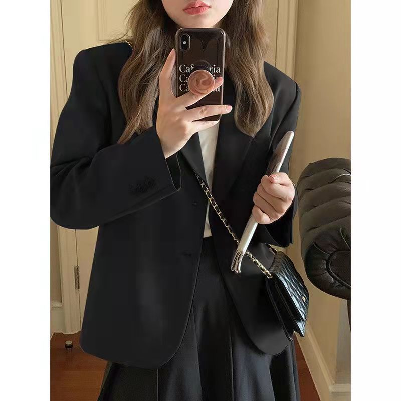 Kvinders stilfulde blazer med elegant snit Stilla