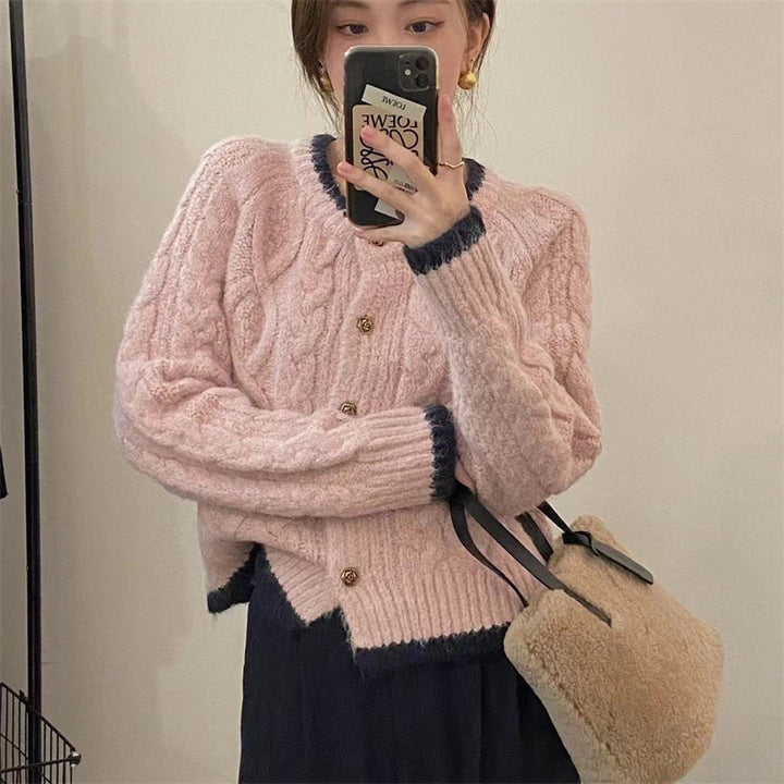 Kvinders chunky strik cardigan med dekorativ kabelmønster og elegante knapper Stilla