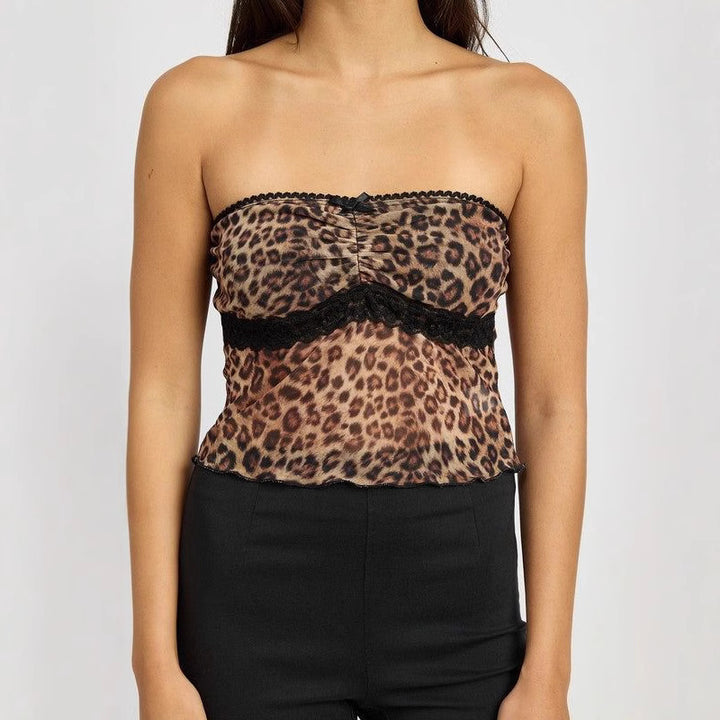 Dame bandeau-top med trendy leopardmønster og delikat spidskant Skovae