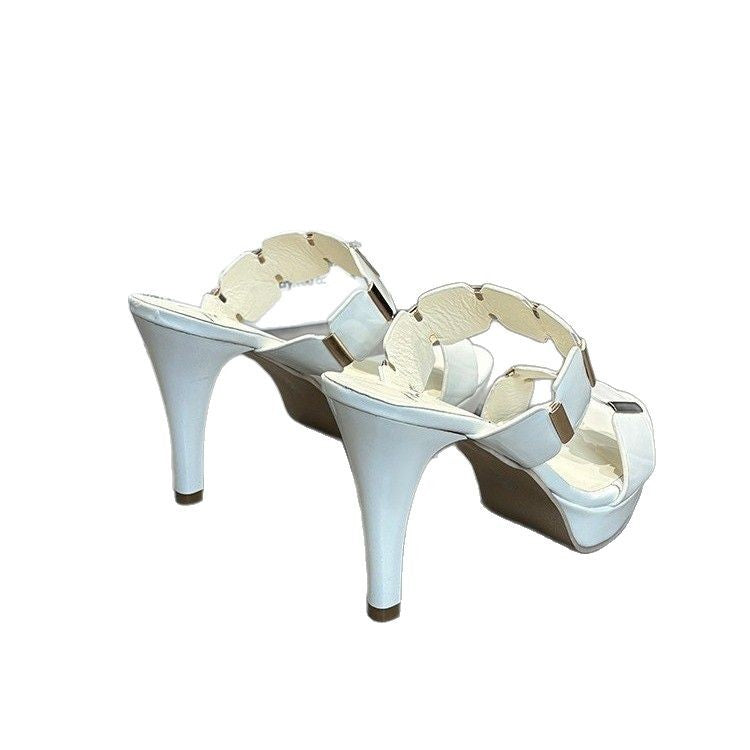 Dame Plateau-sandaletter med elegant rem-design og behagelig hælhøjde Stilla