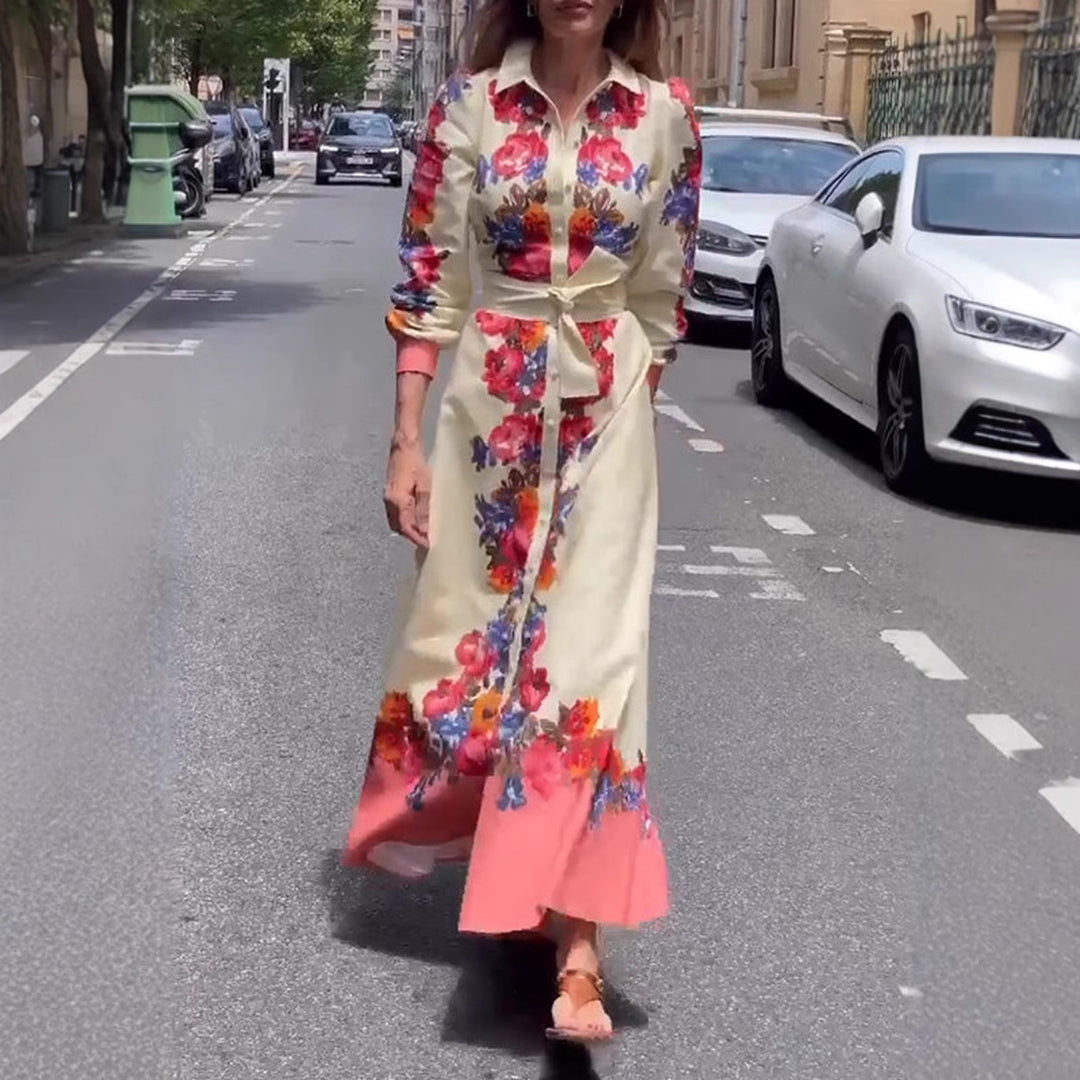 Dame maxikjole med blomstermønster og elegant knapdetalje Stilla