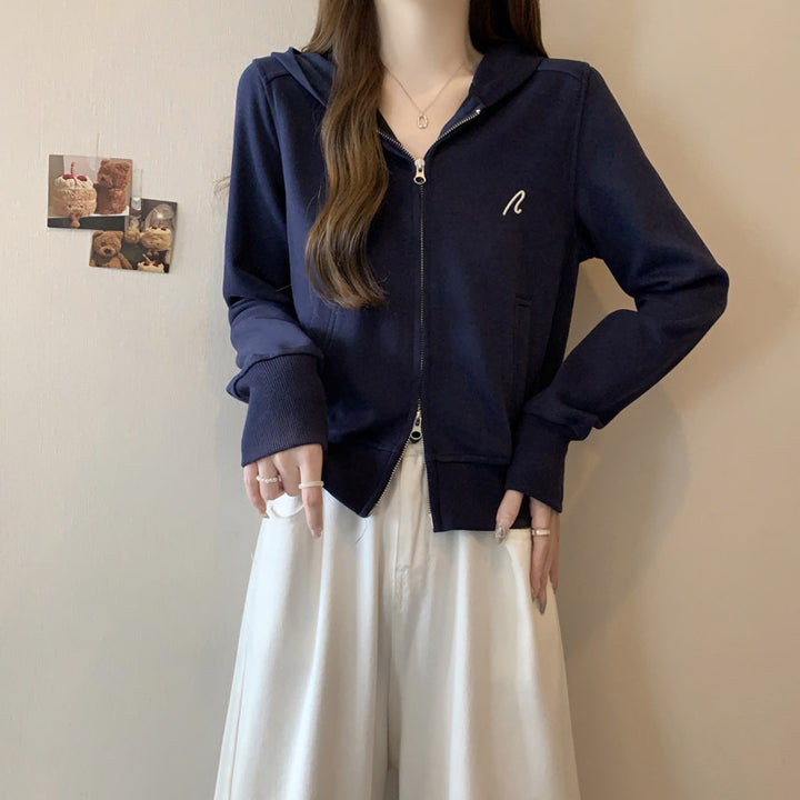 Femme Zip-Up Hoodie med Cropped Design Stilla