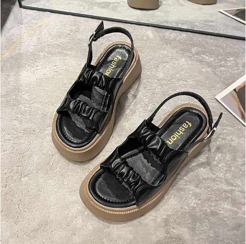 Dame Plateau-sandaler med fashionabel plisseret design og skridsikker sål Stilla