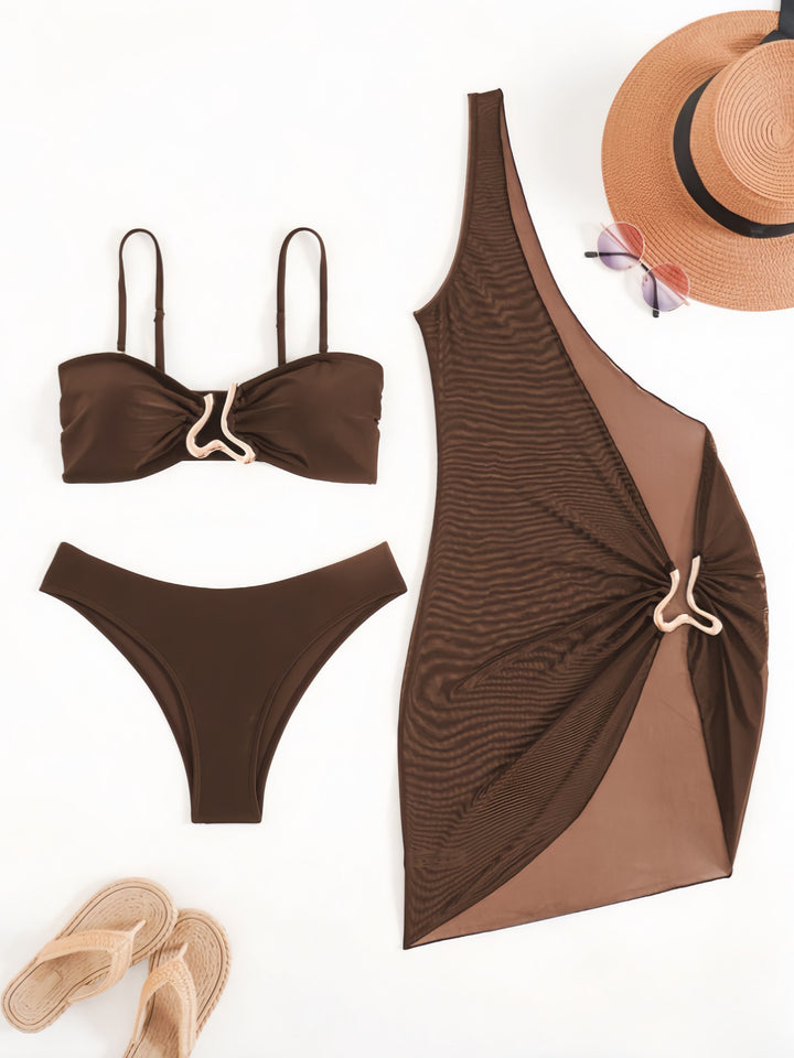 Dame triangel-bikini med innovativ indpakningsskæring og matchende strandkåbe Skovae
