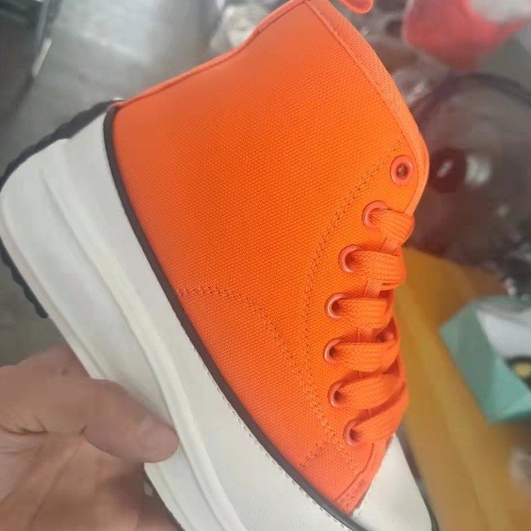 Dame Sporty High-Top Sneakers lavet af åndbart canvas-materiale Stilla