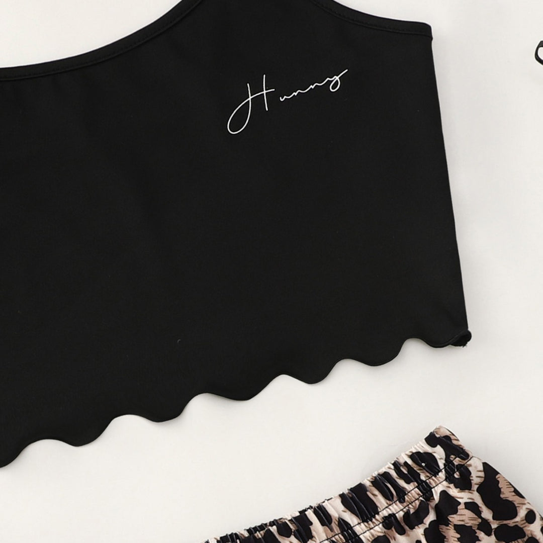 Dame behageligt siddende top og shorts sæt i moderne leopardstil Stilla