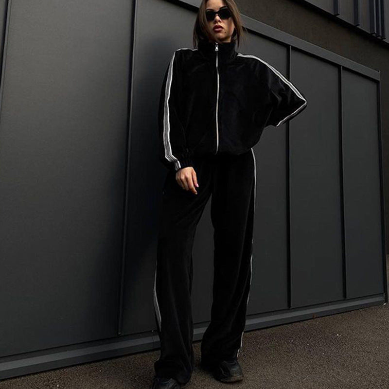 Kvinders sporty fleece sæt med hætte og trendy accenter