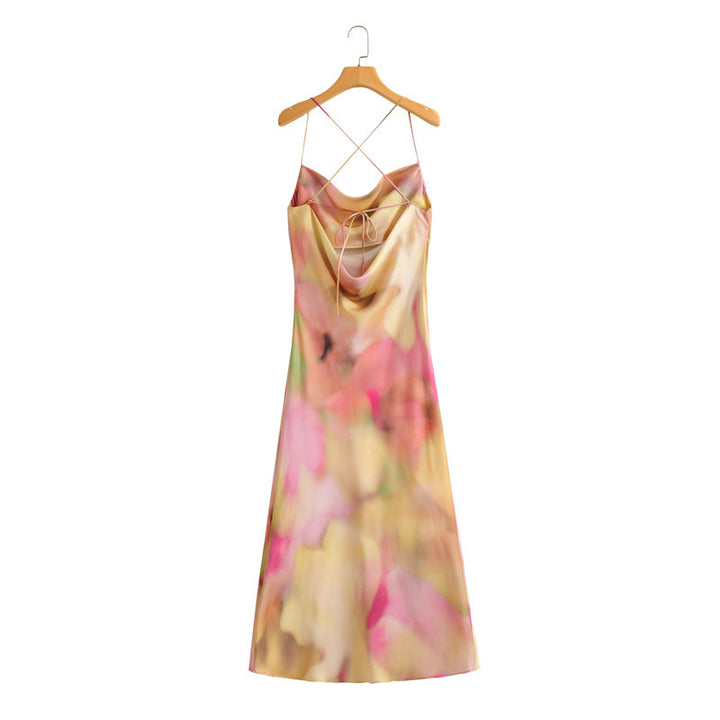 Femme Cowl Neck Flared Maxi Kjole med Krydsryg Stilla