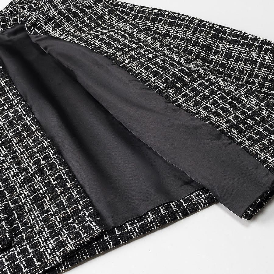 Kvinders Boucle Jakke med Gyldne Knap Detaljer Stilla