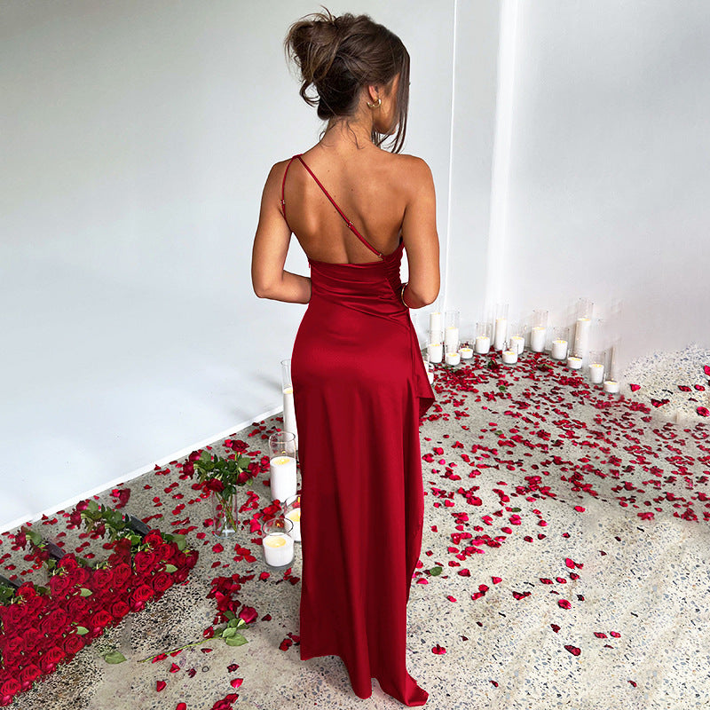 Dame Elegante One-Shoulder Aftenkjole med sidelæg og flydende Satin Stilla