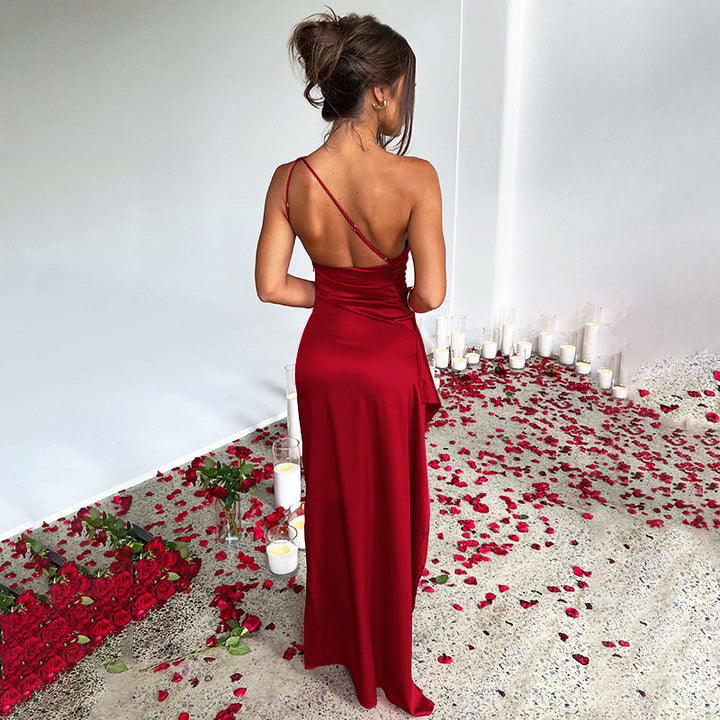 Dame Elegante One-Shoulder Aftenkjole med sidelæg og flydende Satin Stilla