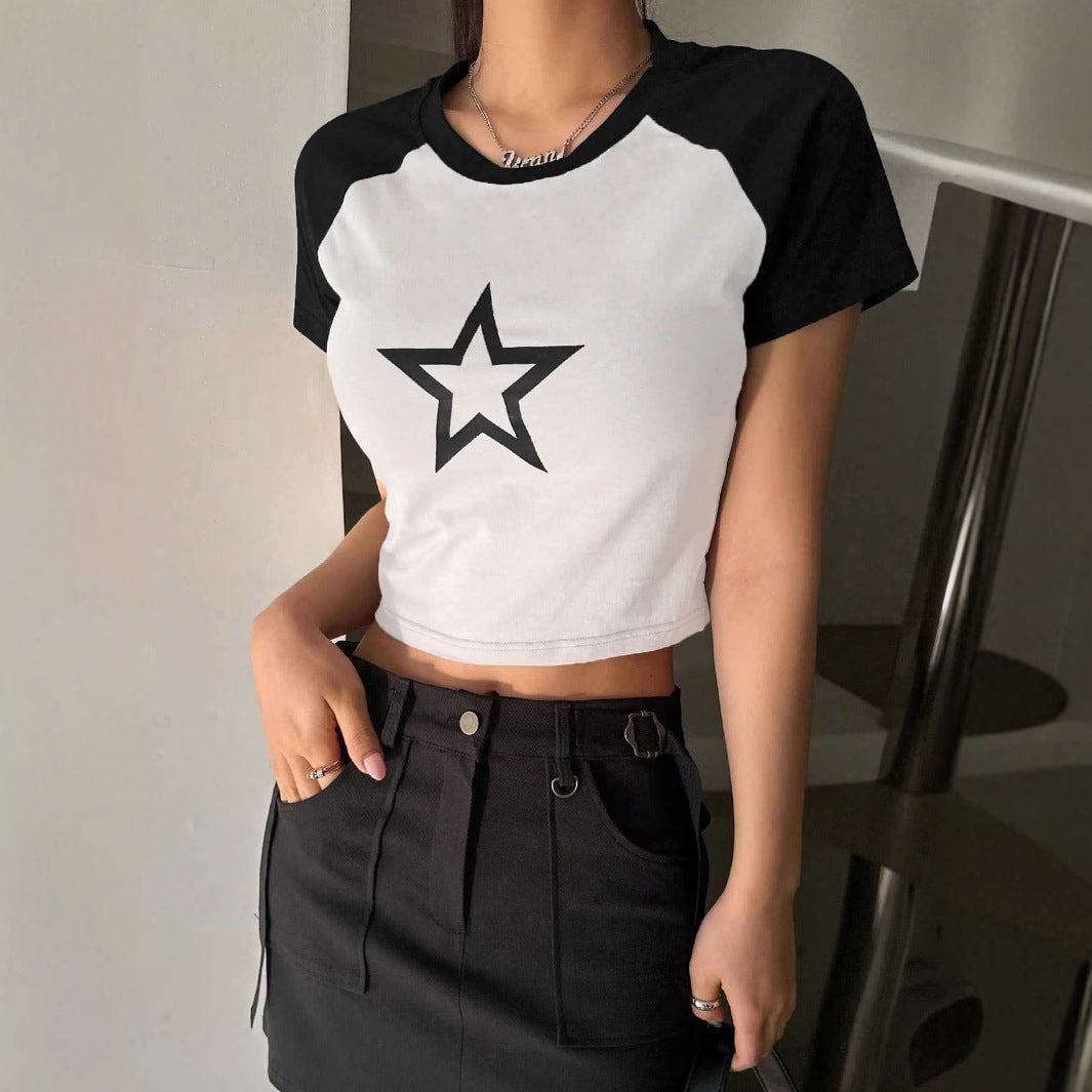 Dame Crop-T-Shirt med stilfuldt stjernemotiv og behagelig pasform Skovae