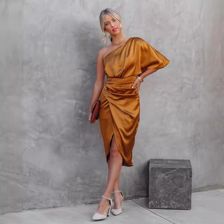 Dame elegant One-Shoulder Kjole med Drapering Stilla