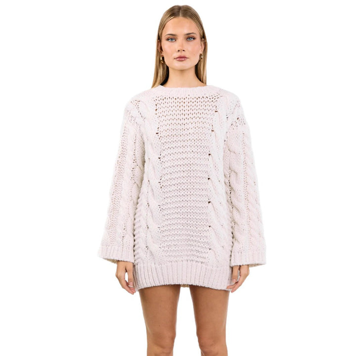 Kvinders hyggelige chunky strik sweater med moderne kabelmønster og afslappet pasform Stilla
