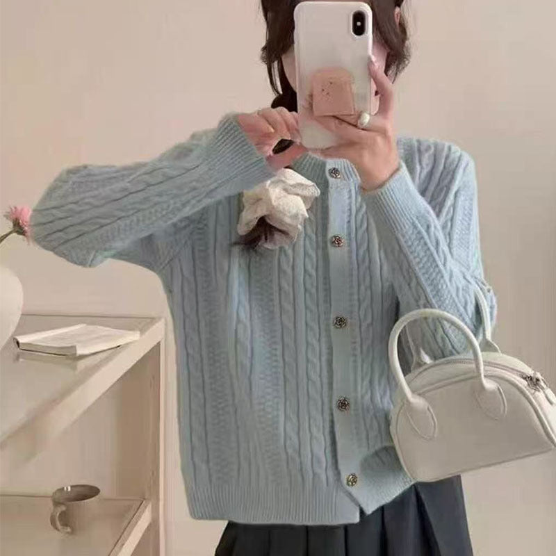 Dame elegant cardigan med kabelmønster og dekorative knapper Stilla