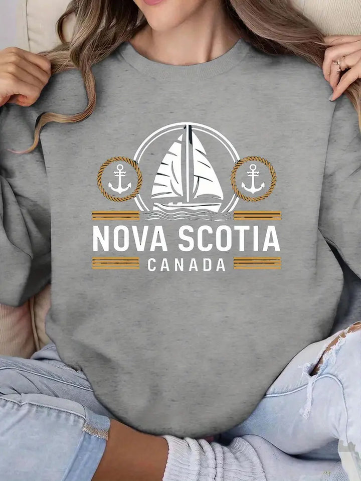 Kvinders sweatshirt med et maritimt sejl mønster og diskret Stilla bogstaver