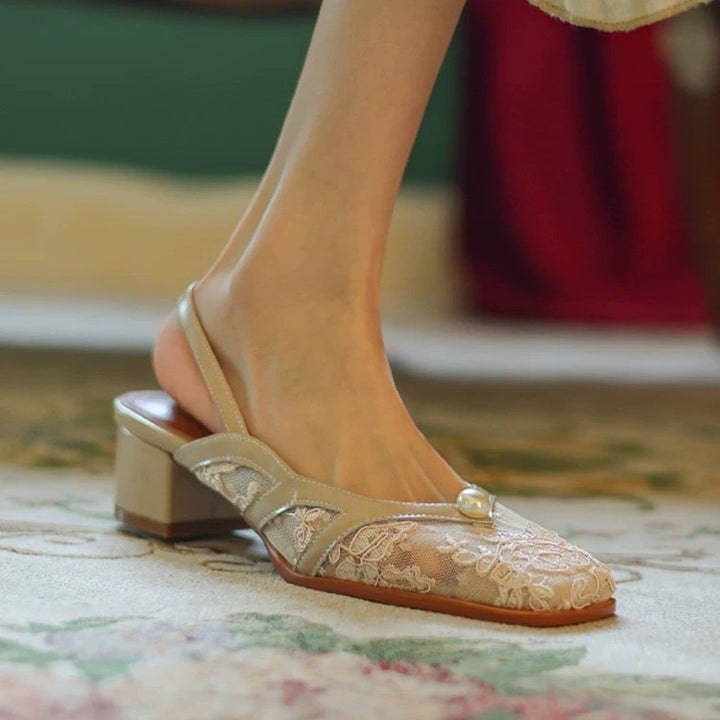 Dame Slingback Pumps med fint broderet overdel og elegant hæl Stilla