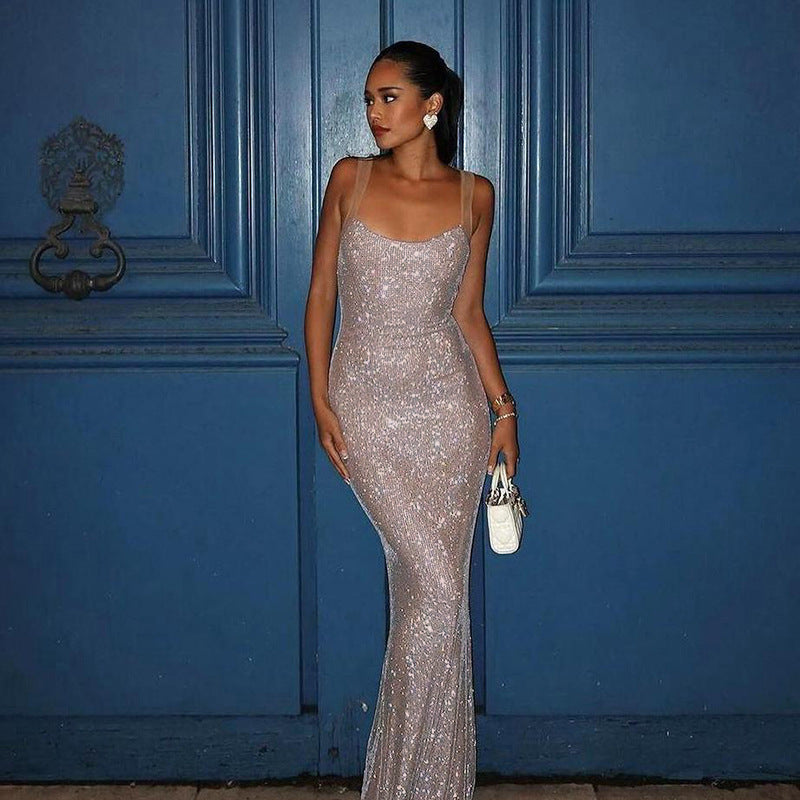 Dame Glitrende Maxikjole med glamourøst snit Skovae