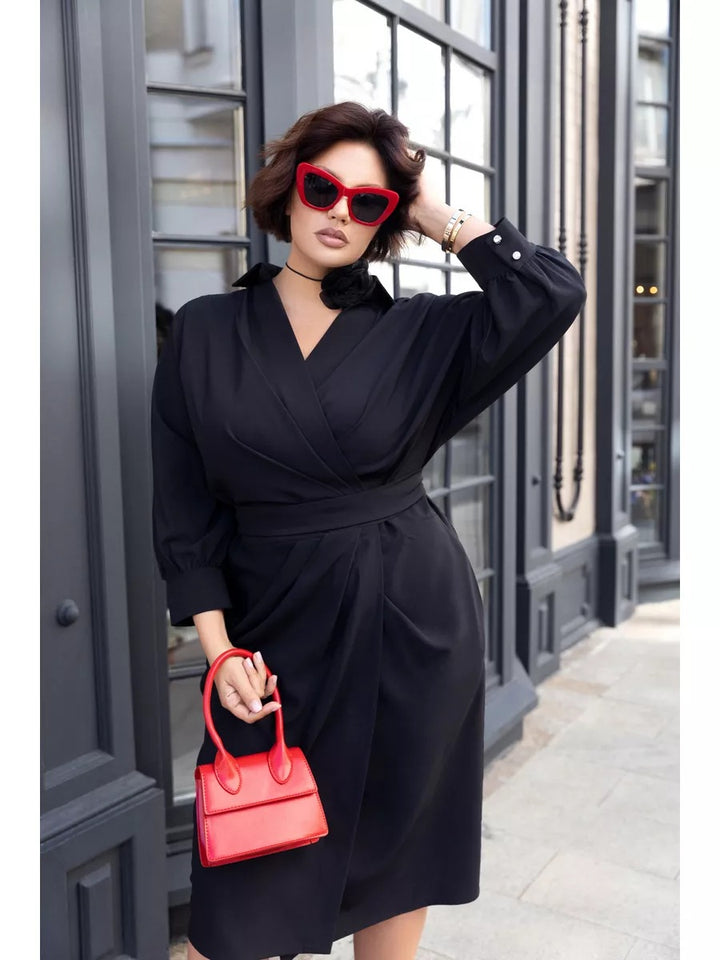 Dame wrap kjole med elegant drapering og taljeret snit Stilla
