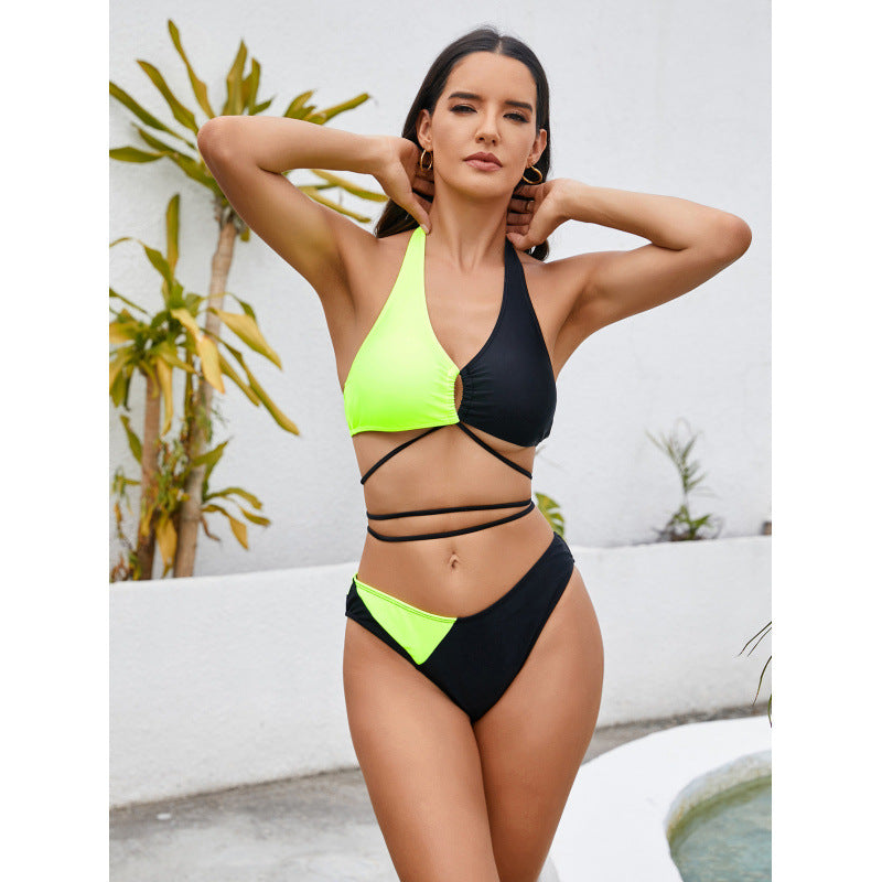 Dame Triangel-Bikini med asymmetrisk design og fashionable bindebånd Skovae