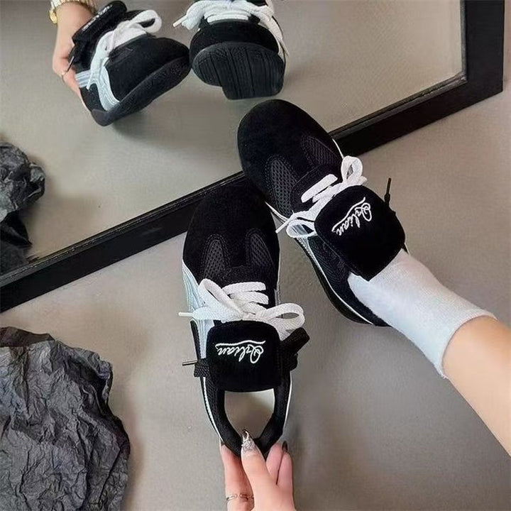 Dame Sporty Sneakers med åndbar mesh-overflade og moderne design Stilla