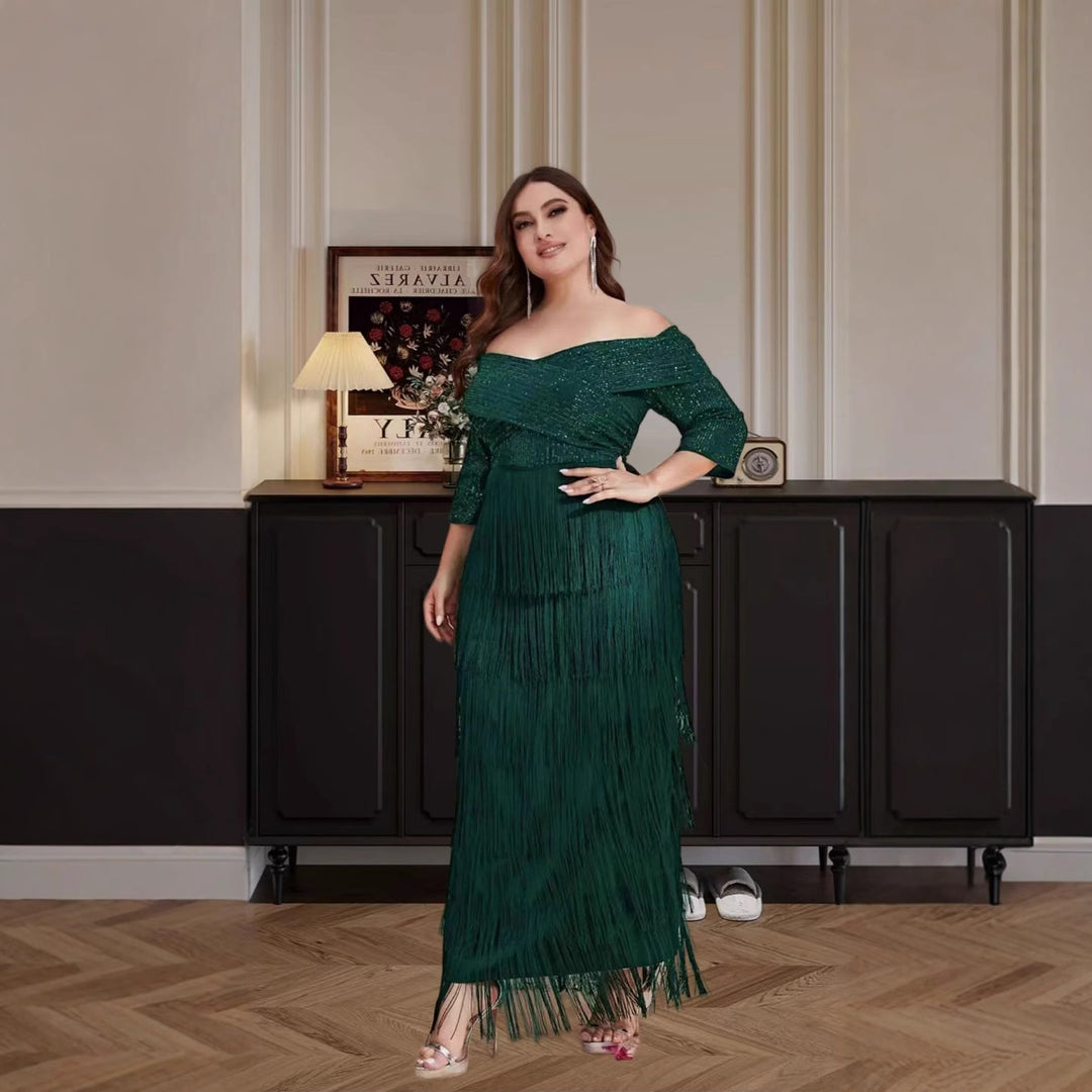 Dame aftenkjole med elegant frynse-design og glitrende accenter Stilla