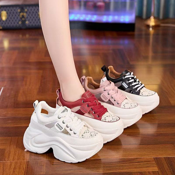 Dame Plateau-sneakers med åndbar mesh-overflade og moderigtigt remdesign Stilla