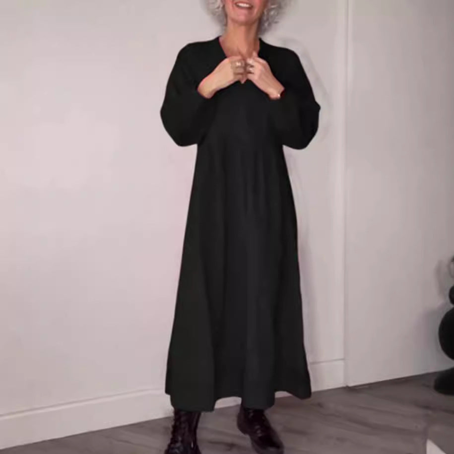 Dame maxikjole med løs pasform og elegant V-hals design Stilla