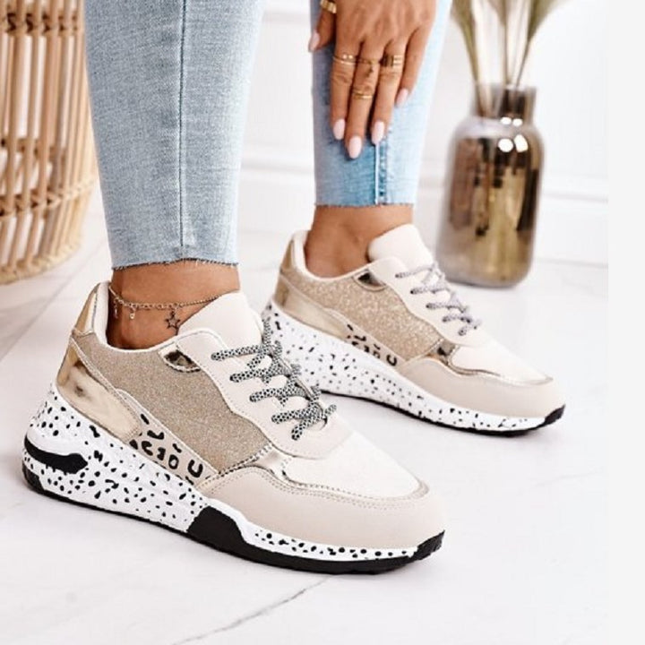 Dame mode Sneakers med glitrende accenter og dyre motiv Stilla