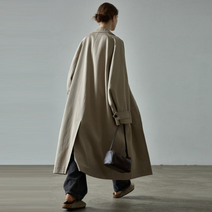 Dame Oversized Trenchcoat med stilfuldt snit og praktiske lommer Stilla
