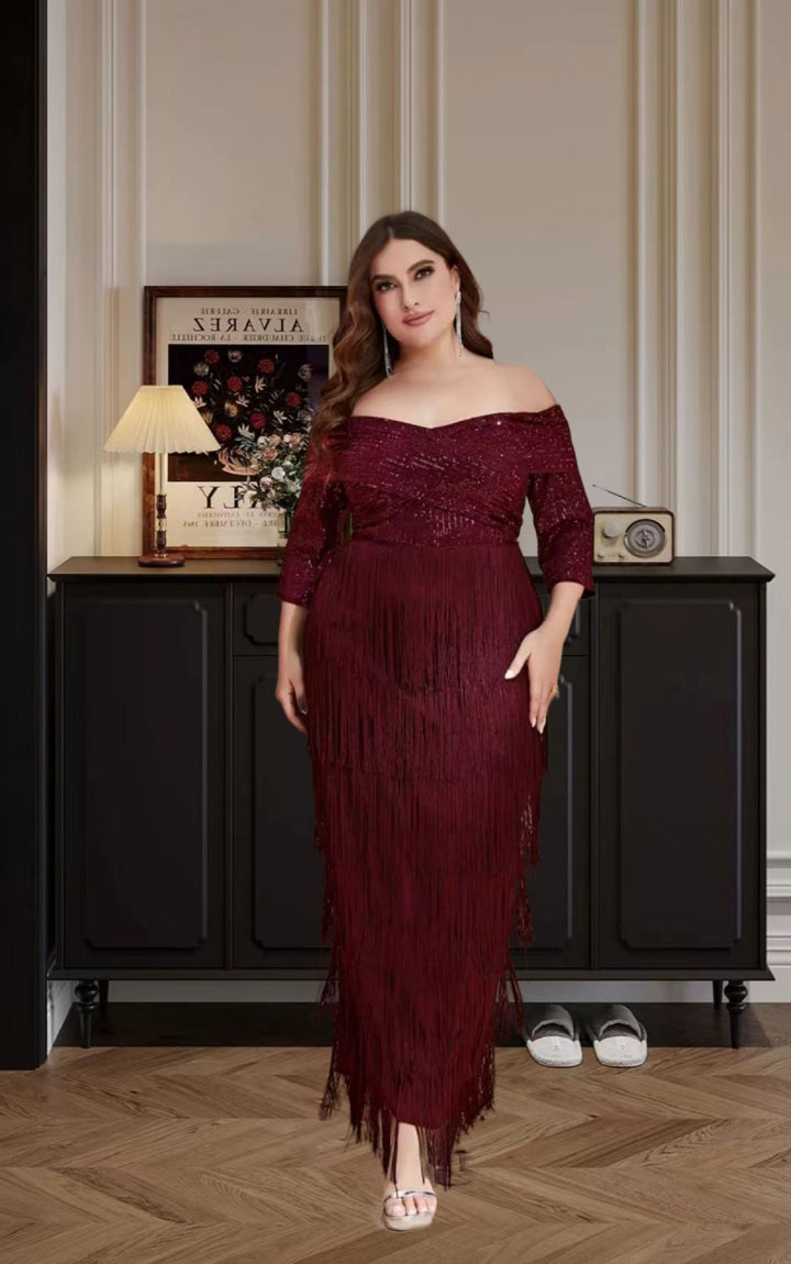 Dame aftenkjole med elegant frynse-design og glitrende accenter Stilla
