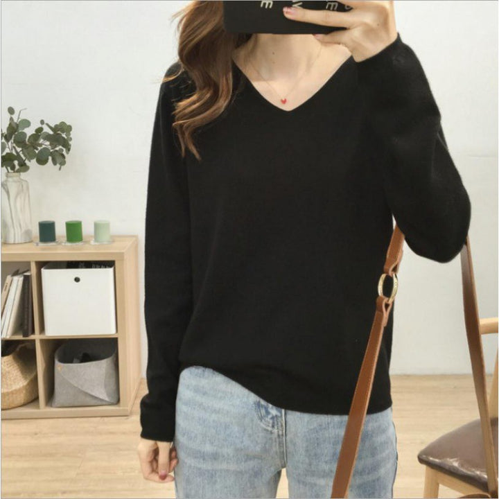 Dame V-hals pullover med en afslappet pasform og bløde materialer Stilla