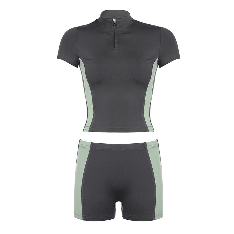 Dame Sporty sæt med kort overdel og tætsiddende shorts Skovae
