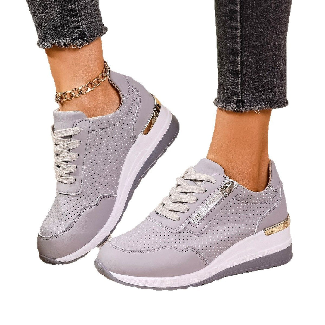 Dame Sporty sneakers model med åndbart overmateriale og båndaccent Stilla