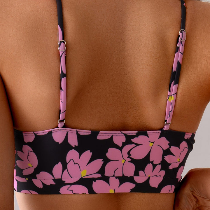 Dame Sport-badeoberdel med blomstermønster og højskårne shorts Stilla