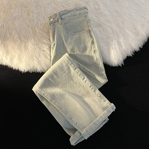 Dame Højhuggede Premium Jeans med afslappet skærekant og minimalistiske attributter Stilla