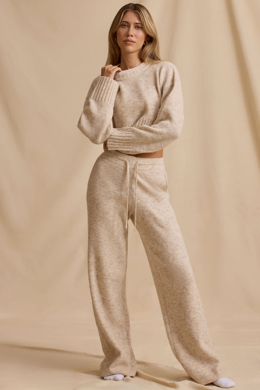 Dame afslappet og komfortabel strik sæt med cropped sweater og brede bukser Stilla