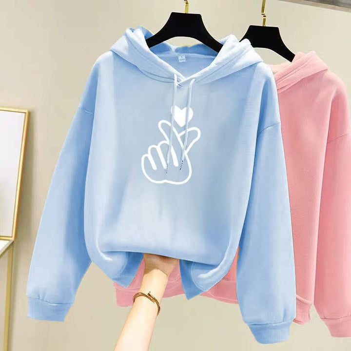 Kvinders hoodie med kunstnerisk hjerte design Skovae