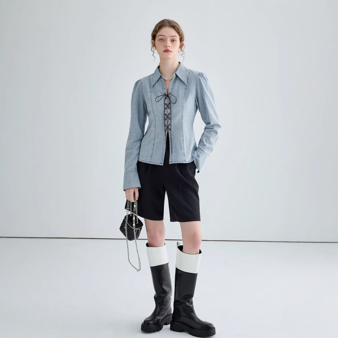 Dame Denim-bluse med historisk snørredetalje og afslappet pasform Stilla