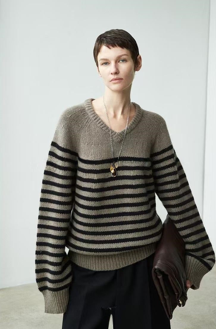Kvinders afslappede V-hals sweater med striber