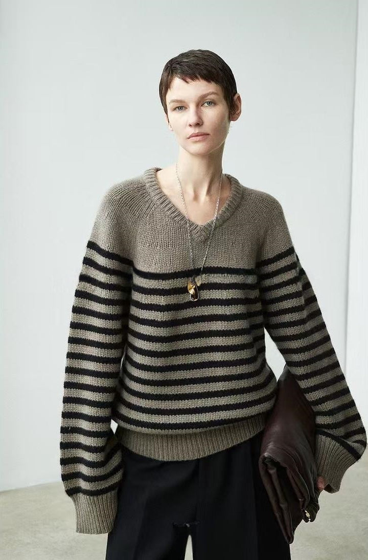 Kvinders afslappede V-hals sweater med striber